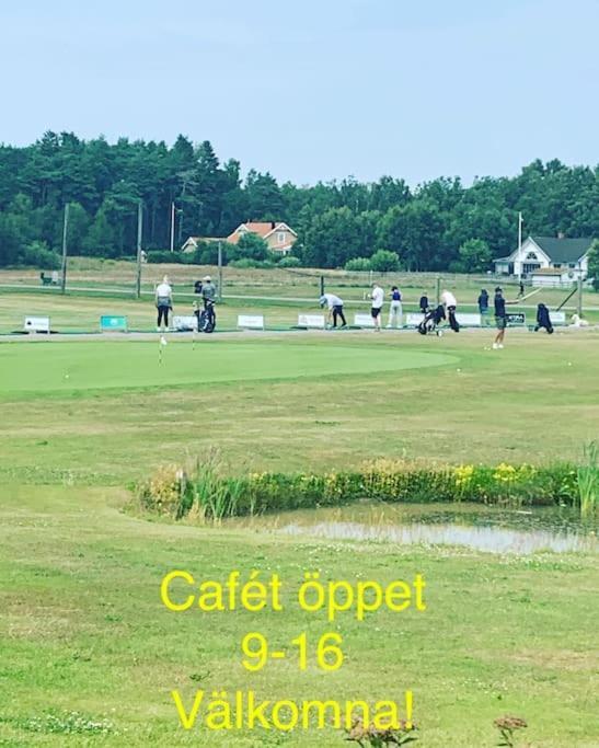 Attefallhus Blixtorps Golfbana 瓦尔贝里 外观 照片